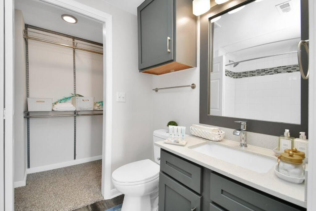 Chic Retreat-Walk To Nrg-Pool Apartman Houston Kültér fotó